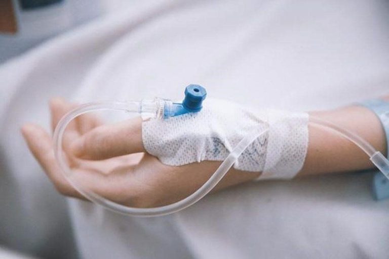 Bị sốt xuất huyết có truyền đạm được không?