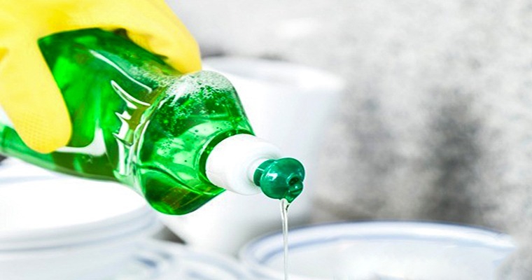 đuổi muỗi bằng nước rửa chén, xịt chống muỗi thiên nhiên Heroh