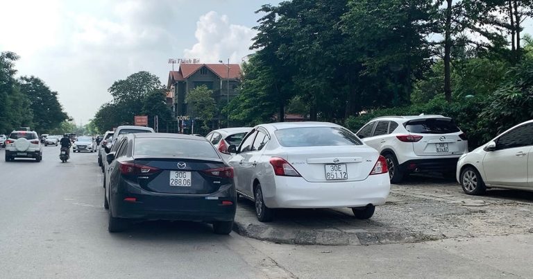 Đỗ xe trong hầm hay ngoài trời dễ bị chuột hơn?