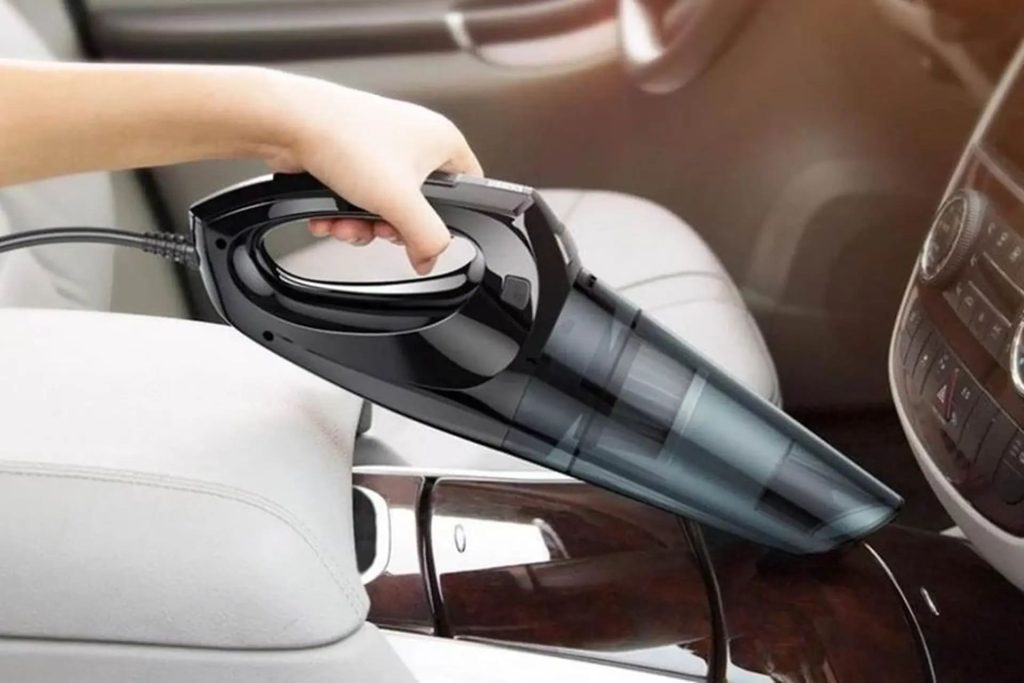 vệ sinh nội thất ô tô tại nhà 