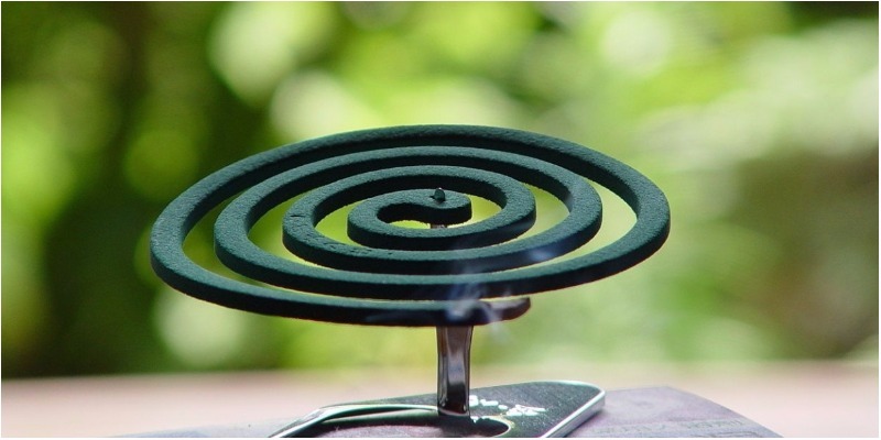 nên dùng nhang muỗi hay xịt chống muỗi, xịt chống muỗi thiên nhiên heroh
