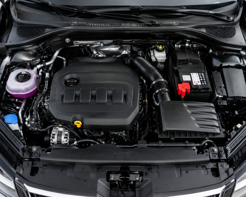 Chống chuột ô tô mùa hè - Cách bảo vệ xe hiệu quả, engine cleaner